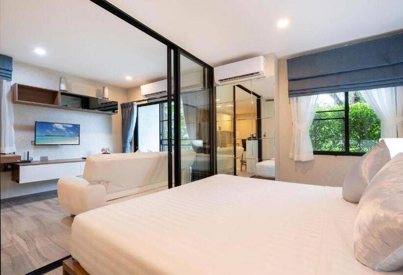 Nayang Beach Brand New Executive Luxury Condo