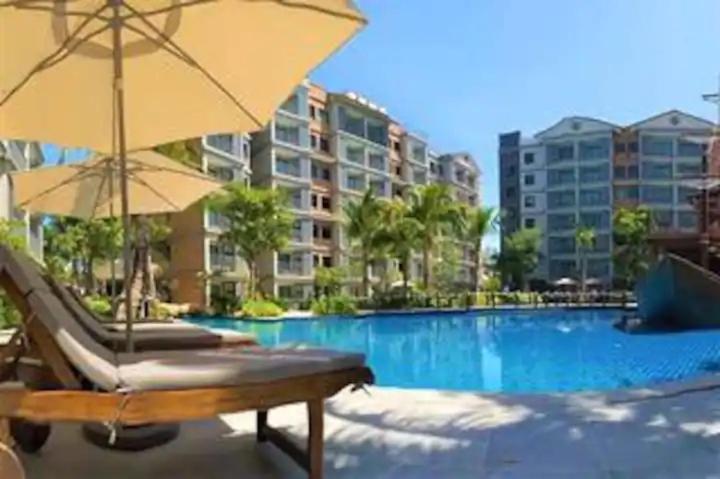 Nayang Beach Brand New Executive Luxury Condo
