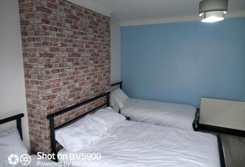 Nuns Moor Fully Equipped Kitchen Free Parking Netflix