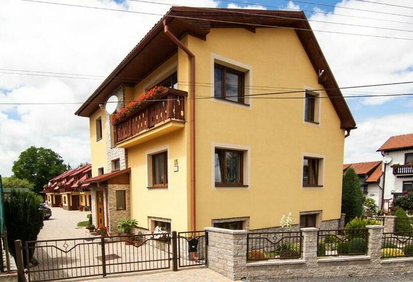 펜션 Apartmány ďurik