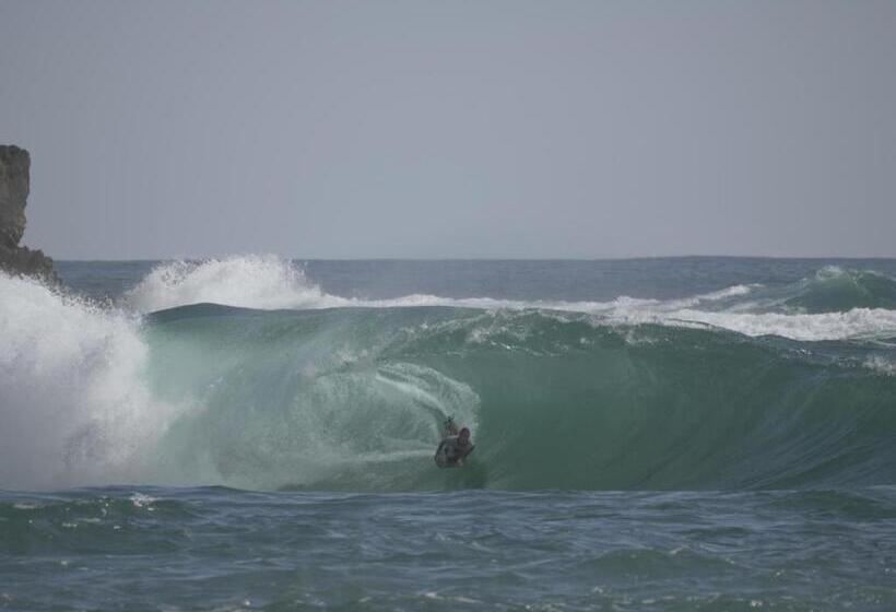 פנסיון Harry S Ocean House Watukarung Homestay