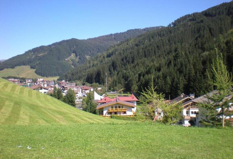 ペンション Landhaus Staudacher