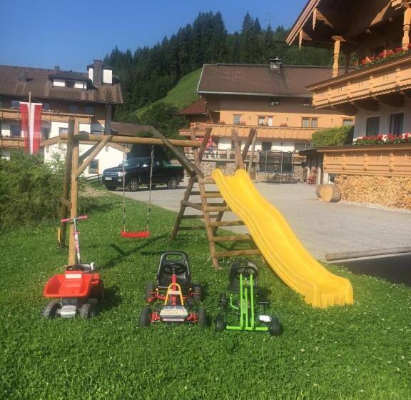 ペンション Landhaus Staudacher