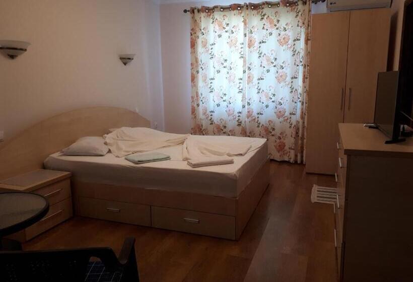 פנסיון Vila Livia