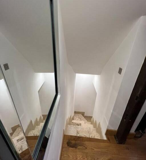 The Horners   Log Burner, Cheshire Village, Parking, Walks, Aga, Dogs