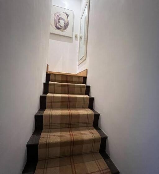 The Horners   Log Burner, Cheshire Village, Parking, Walks, Aga, Dogs