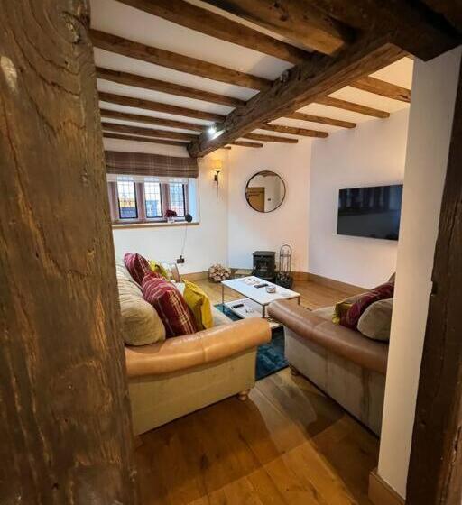 The Horners   Log Burner, Cheshire Village, Parking, Walks, Aga, Dogs