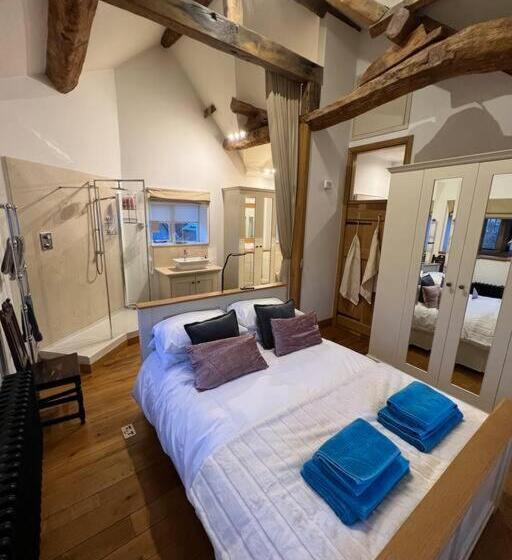 The Horners   Log Burner, Cheshire Village, Parking, Walks, Aga, Dogs