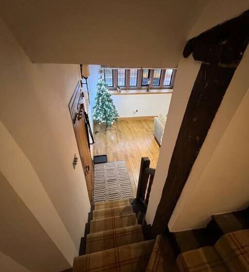 The Horners   Log Burner, Cheshire Village, Parking, Walks, Aga, Dogs