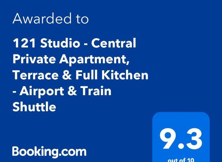 121 Studio   Central Studio Apartment, Terrace & Full Kitchen   Airport & Train Shuttle