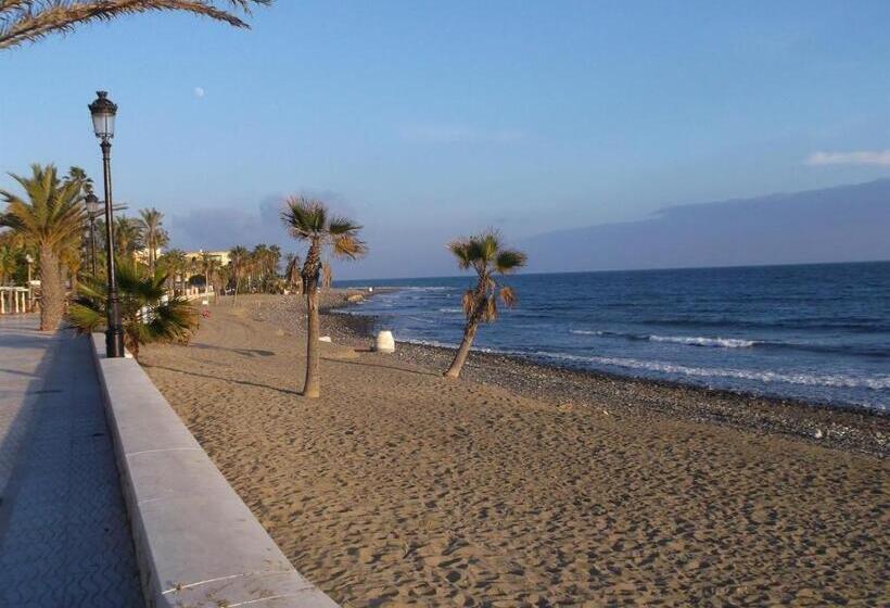 2 Bed Rooms With A View