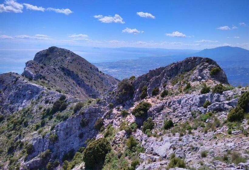 2 Bed Rooms With A View