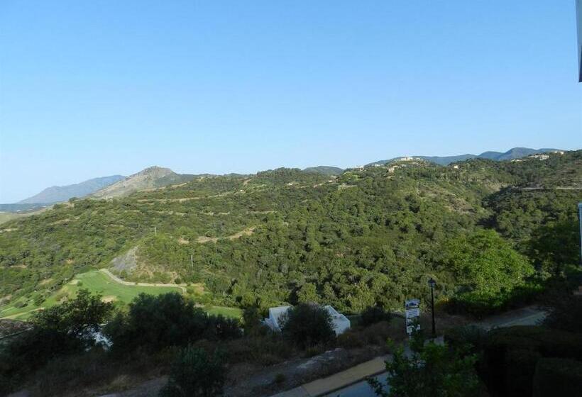 2 Bed Rooms With A View