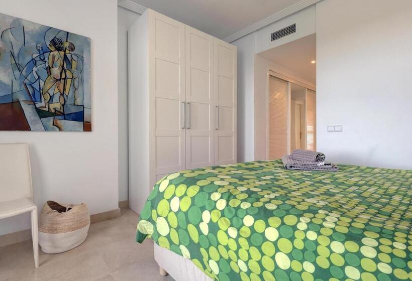 2 Bed Rooms With A View