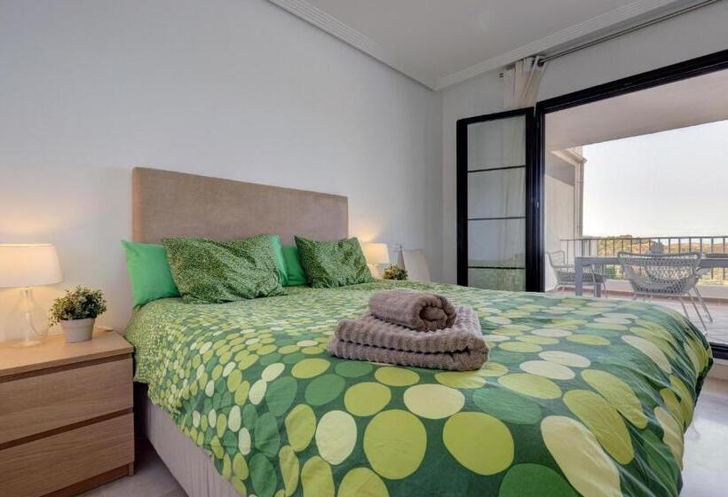 2 Bed Rooms With A View