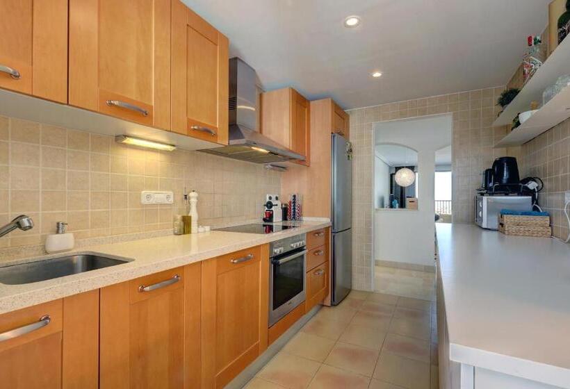 2 Bed Rooms With A View