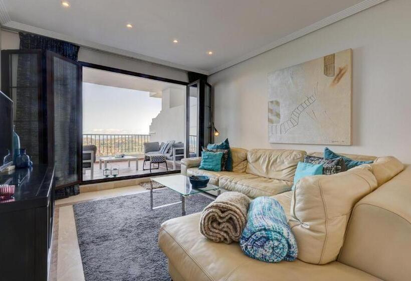 2 Bed Rooms With A View