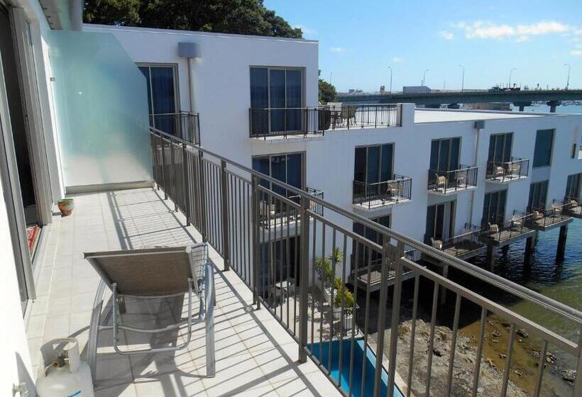 Absolute Waterfront, Tauranga Apartment