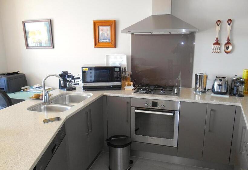 Absolute Waterfront, Tauranga Apartment