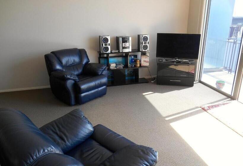 Absolute Waterfront, Tauranga Apartment