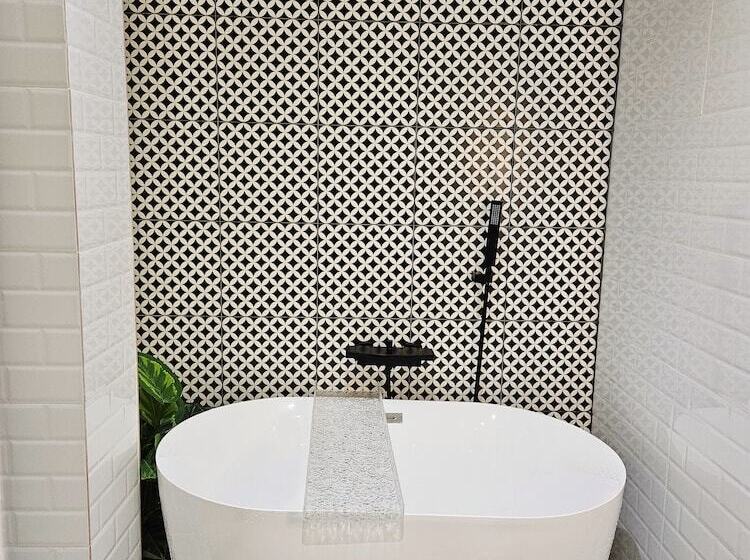 הוסטל Georgetown Inn By Sky Hive