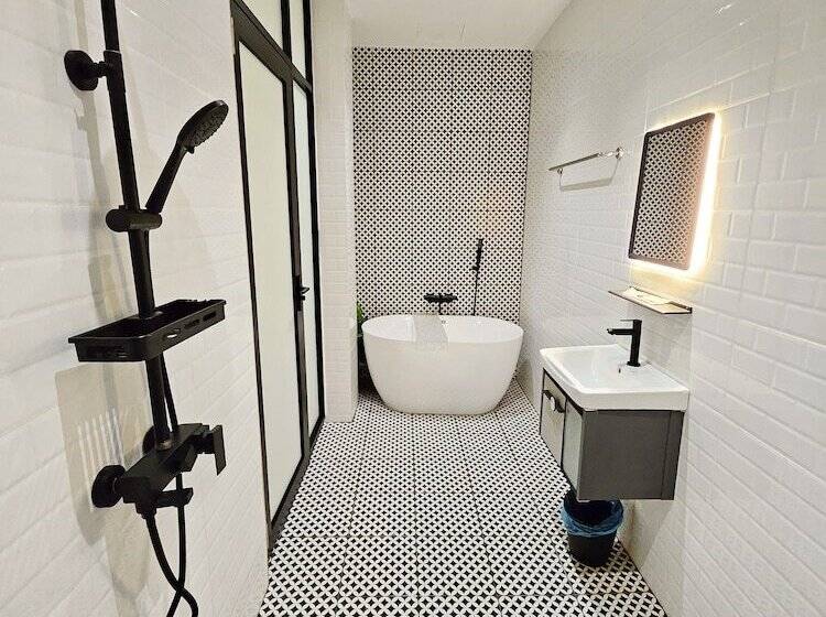 הוסטל Georgetown Inn By Sky Hive