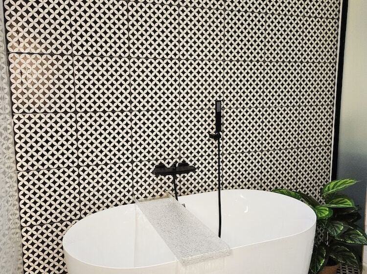 הוסטל Georgetown Inn By Sky Hive