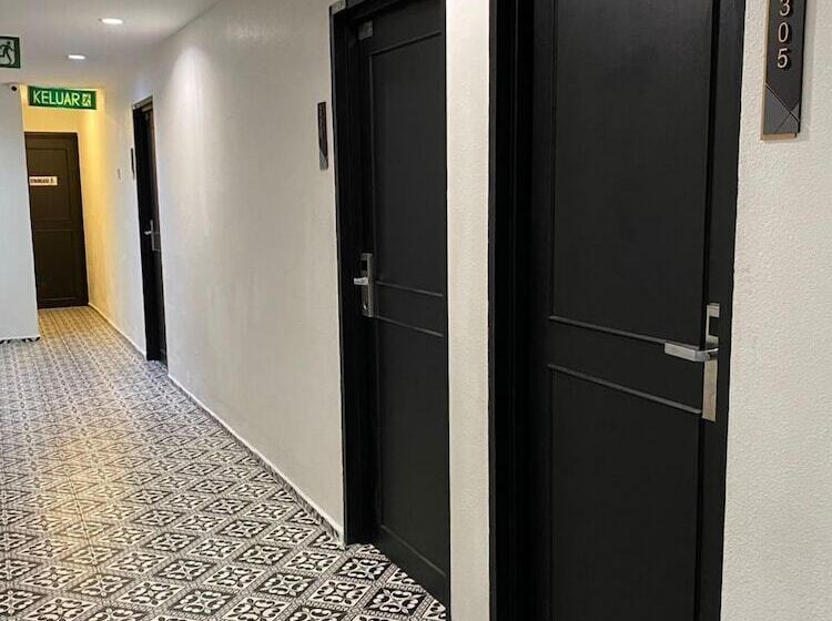 הוסטל Georgetown Inn By Sky Hive