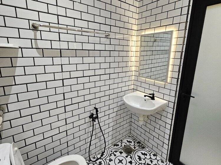 הוסטל Georgetown Inn By Sky Hive