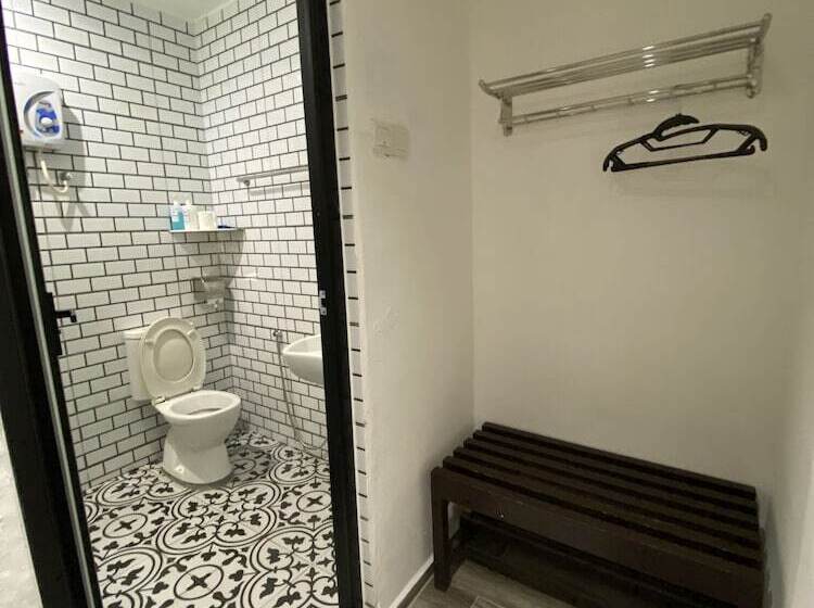 הוסטל Georgetown Inn By Sky Hive