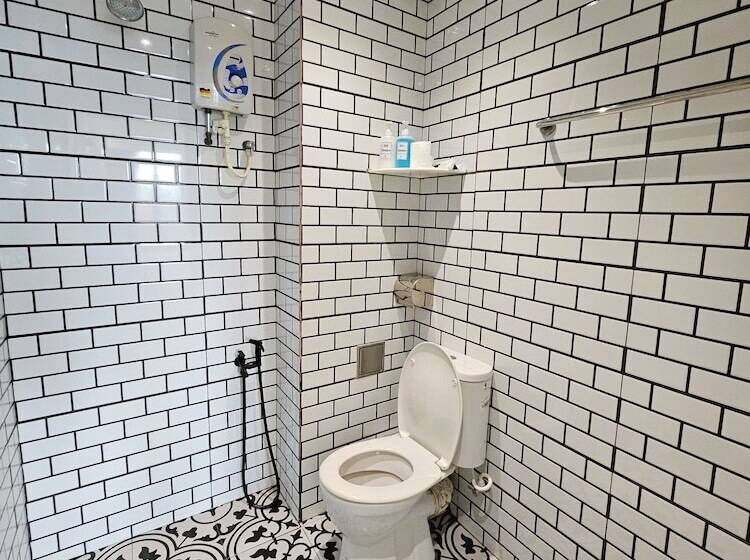 הוסטל Georgetown Inn By Sky Hive