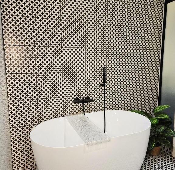 הוסטל Georgetown Inn By Sky Hive