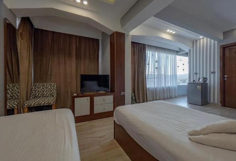 فندق صغير Queen Pyramids View