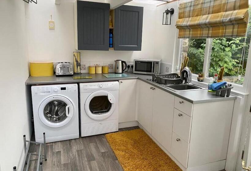 Daffodil House Annex, Cynghordy, West Wales