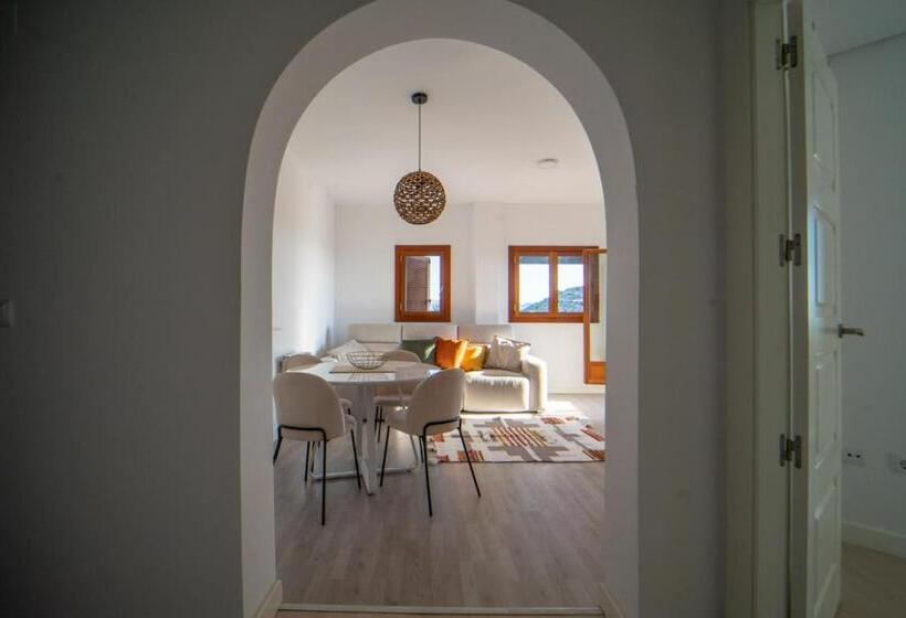 Exclusive 2 Bed 2 Bath Penthouse With Golf Views   De2332ev