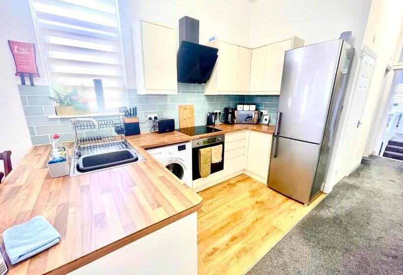 Executive Apartments, Nr City Centre With Private Parking