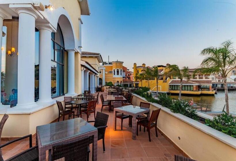 First Floor Apartment Near The Town Centre   Aa511lt