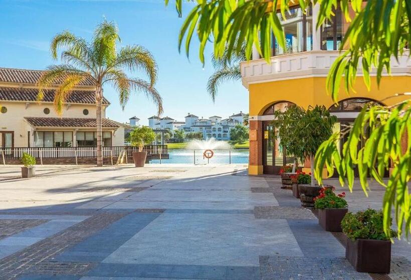 First Floor Apartment Near The Town Centre   Aa511lt