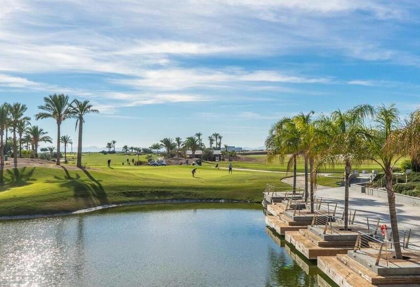 First Floor Apartment Near The Town Centre   Aa511lt