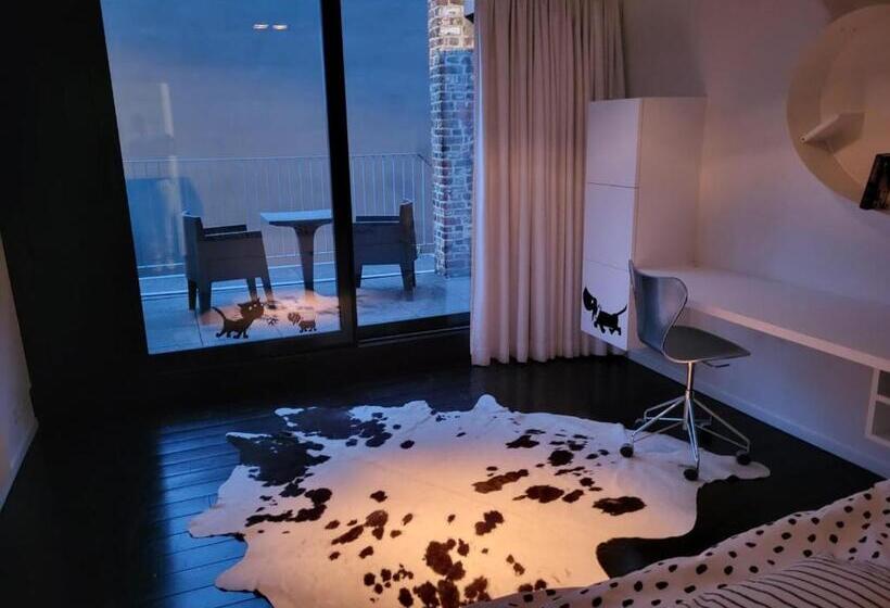 Gezellige Moderne Woning Met Zwemvijver