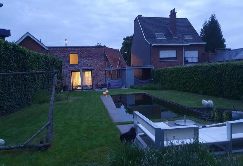 Gezellige Moderne Woning Met Zwemvijver