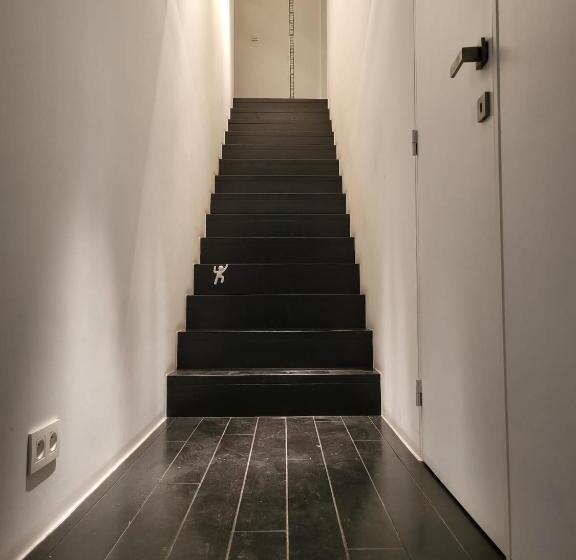 Gezellige Moderne Woning Met Zwemvijver