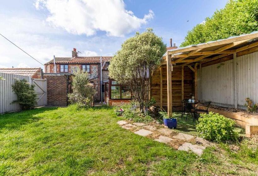 Host & Stay Honeysuckle Cottage