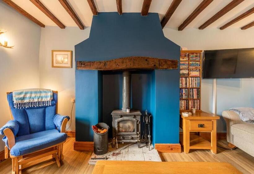 Host & Stay Honeysuckle Cottage