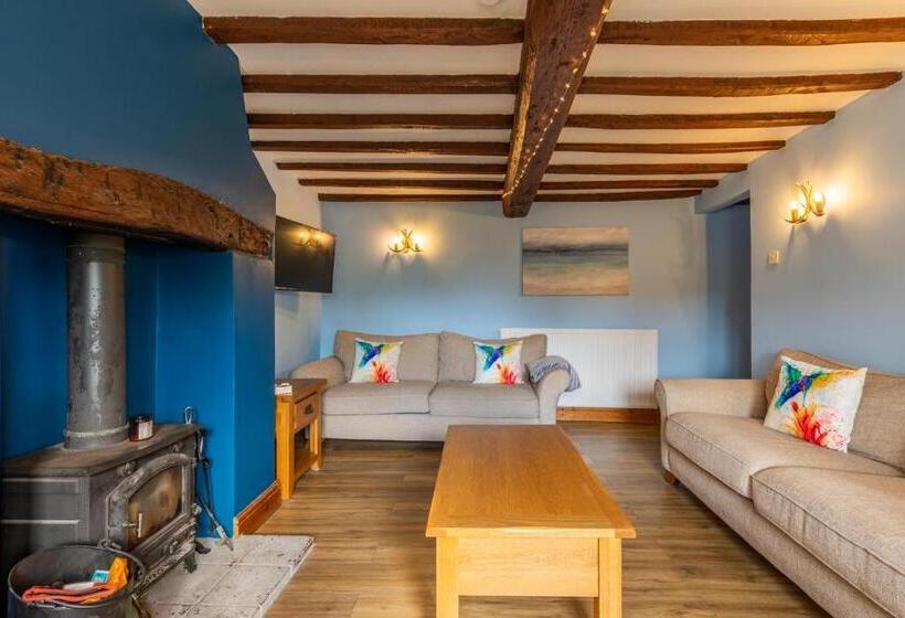 Host & Stay Honeysuckle Cottage