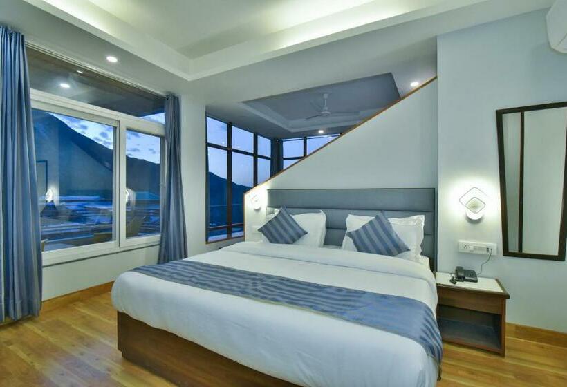 هتل Asian International