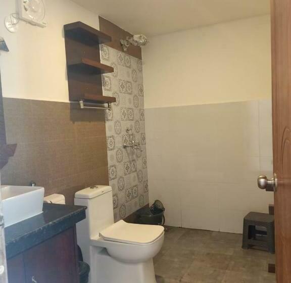 בית מלון כפרי Chique Shanti Resort