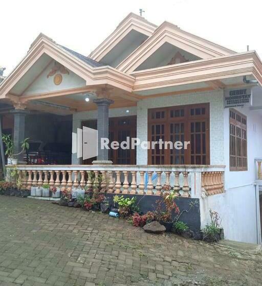 호텔 Gebby Homestay Bromo Redpartner