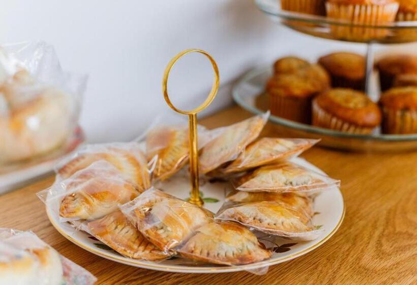 Отель Greenish Ranong