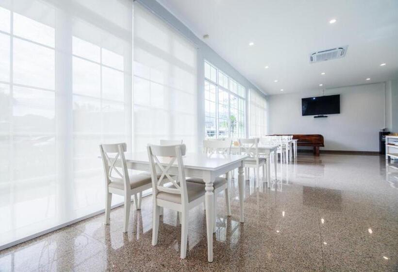 Отель Greenish Ranong